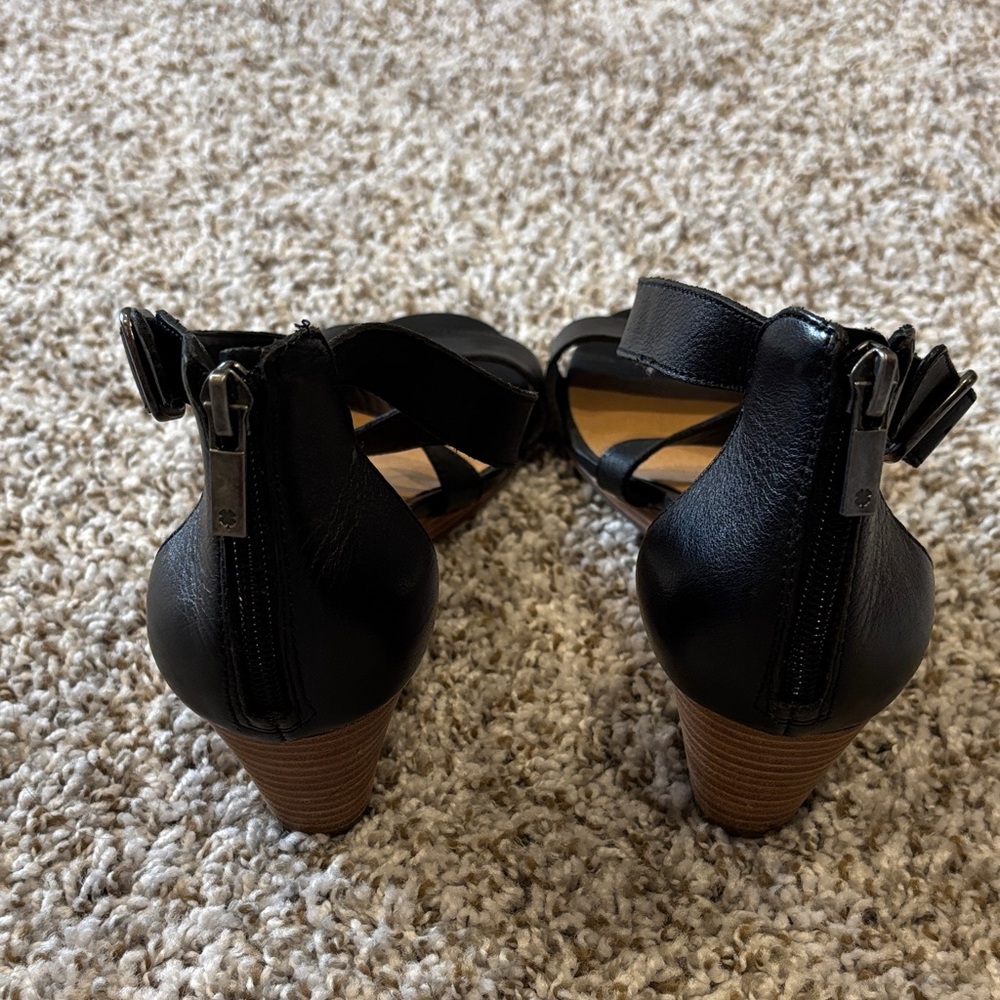 Lucky Brand Black Strappy Sandals - Picture 8 of 8